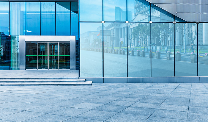 What Is Commercial Glass? 6 Things That Set It Apart