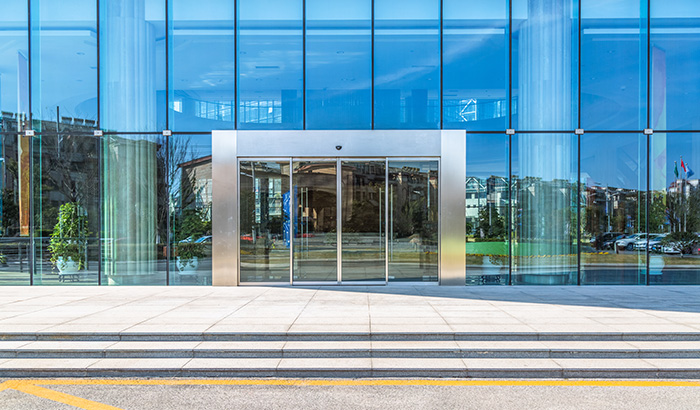 6 Things to Look For In a Commercial Glass Company