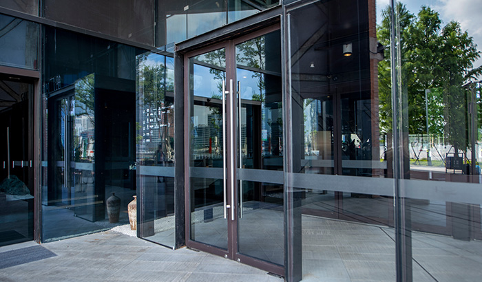 Fixing Commercial Glass Doors: Here's What You Need To Know