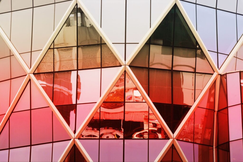Incorporating glass features in architectural design